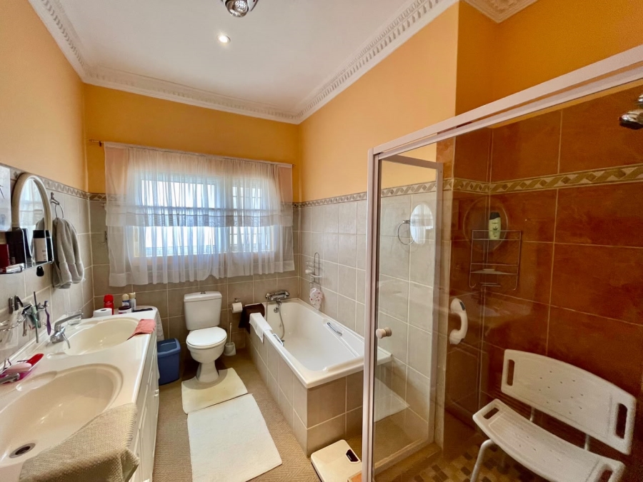 3 Bedroom Property for Sale in Protea Park North West